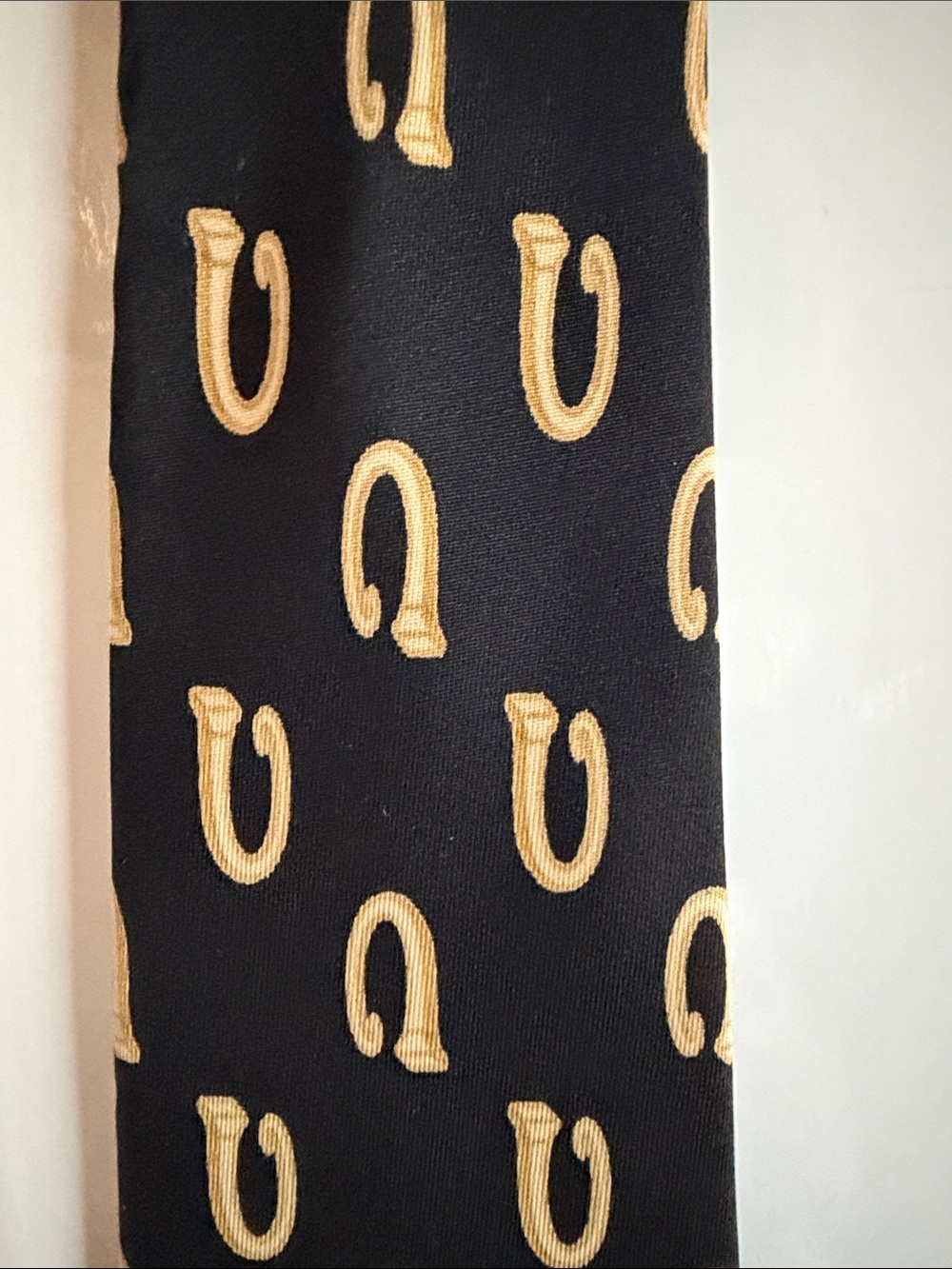 Gucci Black Silk Tie with Gold Horseshoe Motif - Picture 3 of 4